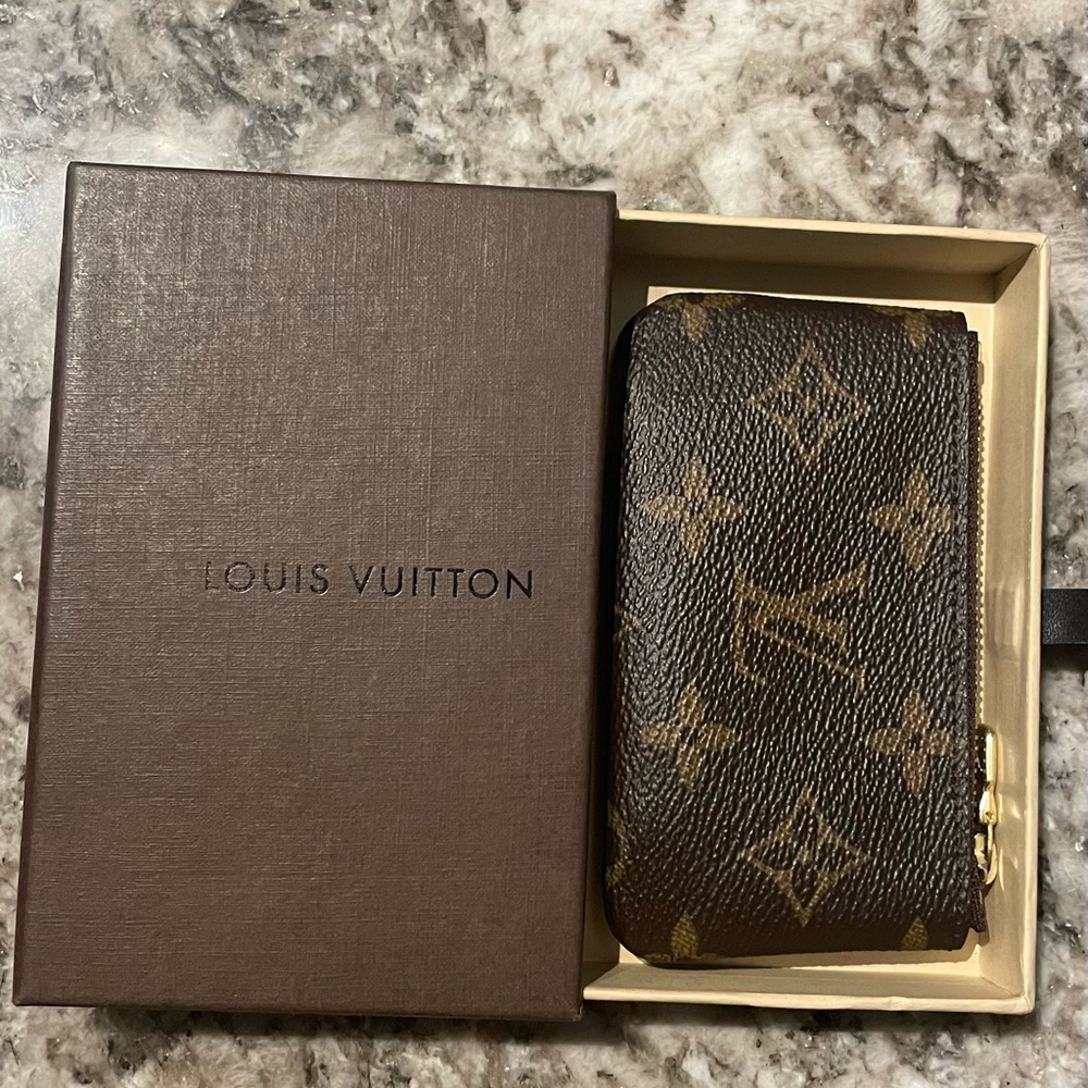100% Authentic Louis Vuitton Key Pouch